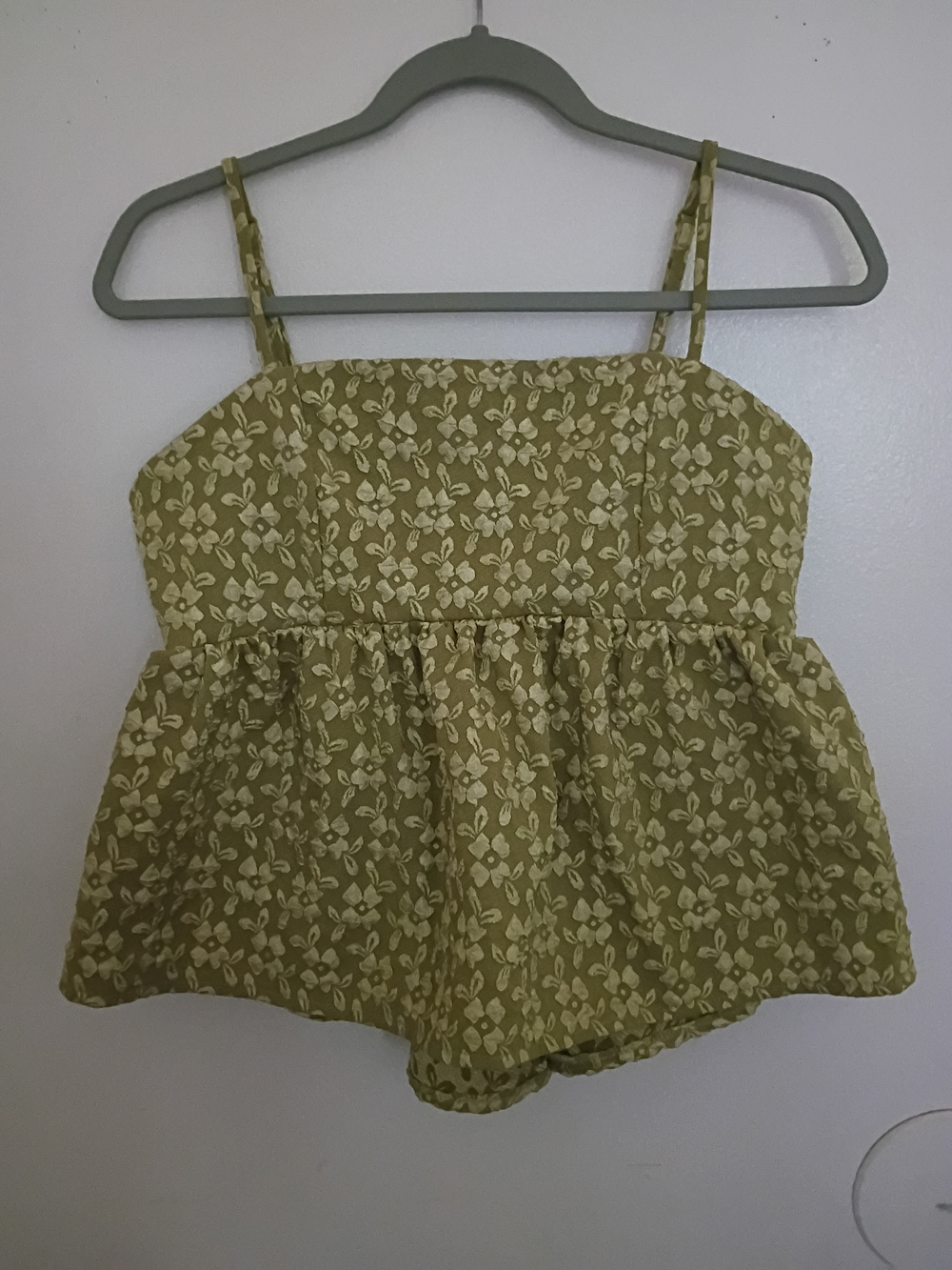 Source‎ Unknown Olive Green Floral Crop Top Sz L